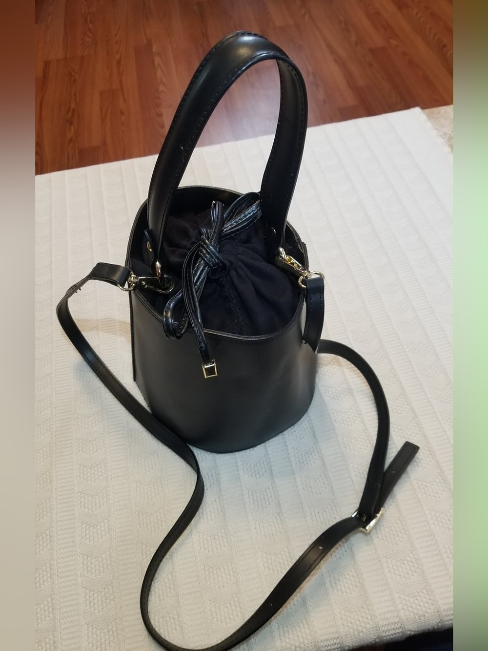 Valentina Fiore Classic Black Bucket Crossbody Bag with Drawstring Top